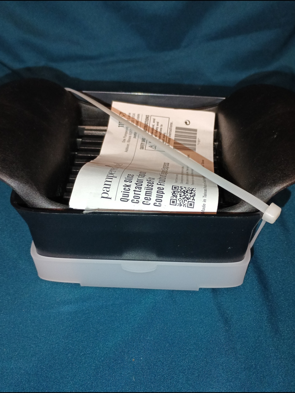 Pampered Chef Black and Clear Quick Slice